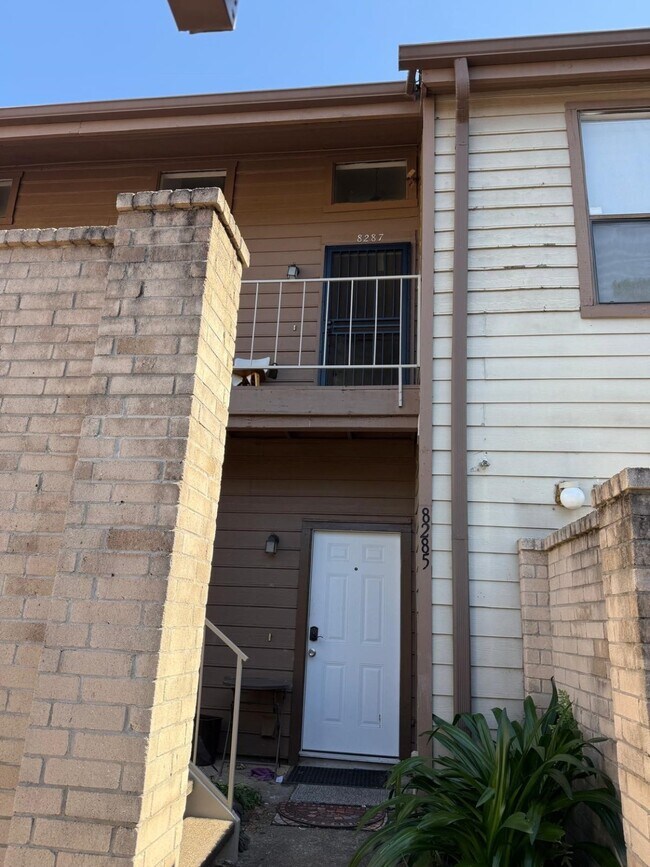 Building Photo - 8287 Sands Point Dr