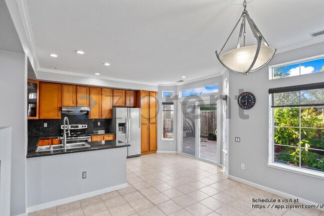 Building Photo - 281 Scotts Valley