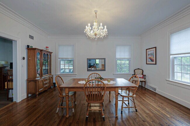 Building Photo - Historic Elegance in Midtown Columbus – Expansive 4-Bed/2.5-Bath Brick Home