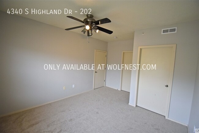 Building Photo - Beautiful 2 Bedroom Holladay Condo!