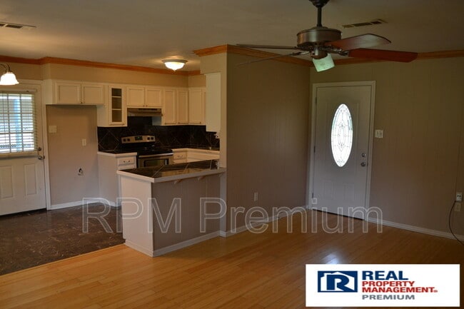 Building Photo - 807 Chipley St