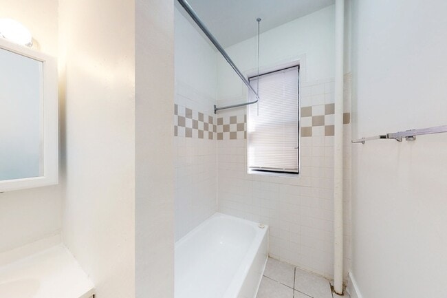 Floorplan - 5335-5337 S. Woodlawn Avenue