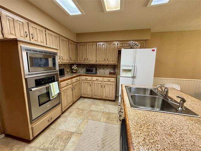 Building Photo - 1412 Brookshire Dr