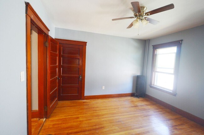 Building Photo - 53 Forest St