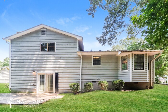 Building Photo - 6630 Valley Hill Dr