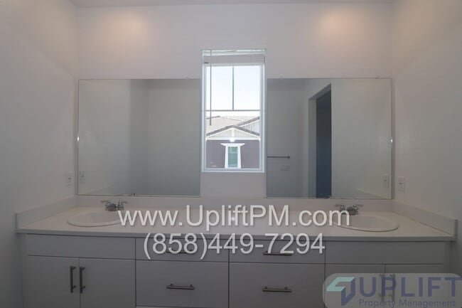 Building Photo - 36351 Elizabeth Ln