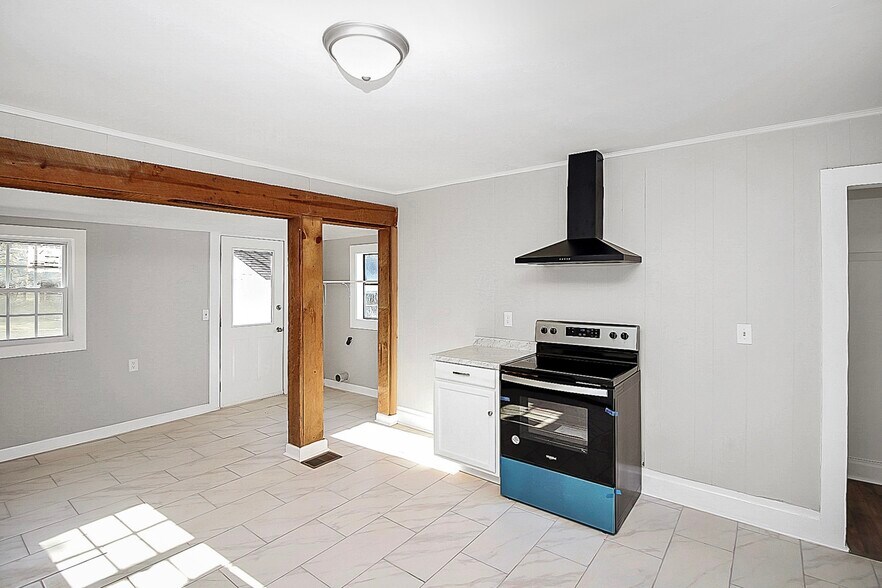 Building Photo - 209 Fairdale St