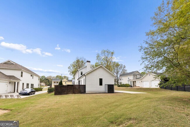 Building Photo - 98 Middle St