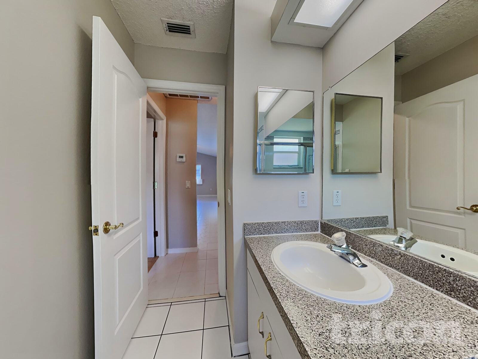 Building Photo - 7419 Valley Ct