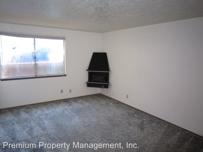 Building Photo - 1425-1439 Salishan St SE