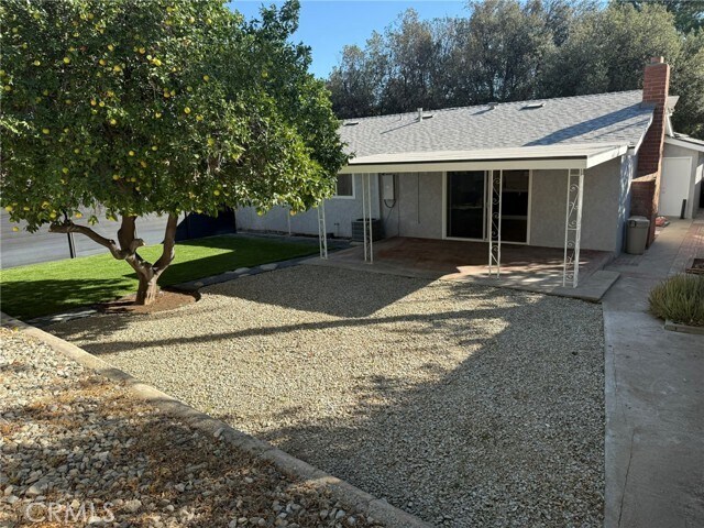 Building Photo - 1488 Bussey St W