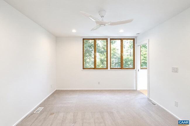 Building Photo - 137 Baylor Ln