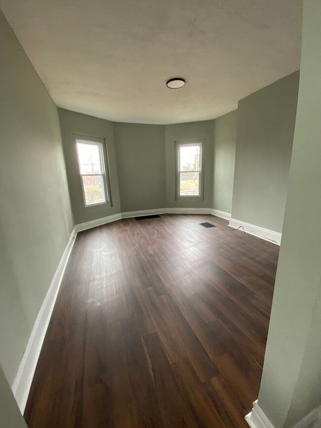 Building Photo - 3344 Spokane Ave