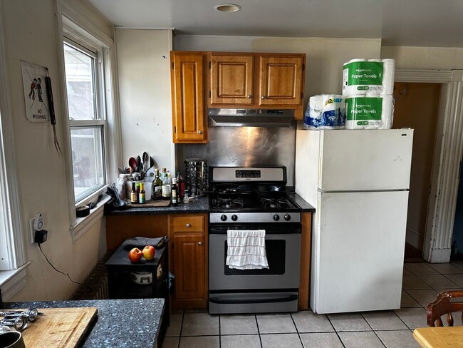 Building Photo - 40 Hooker St