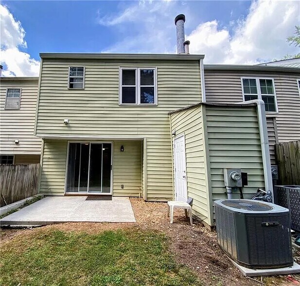 Building Photo - 2504 Queen Anne Ct