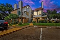 Building Photo - 2309 Balsam Dr