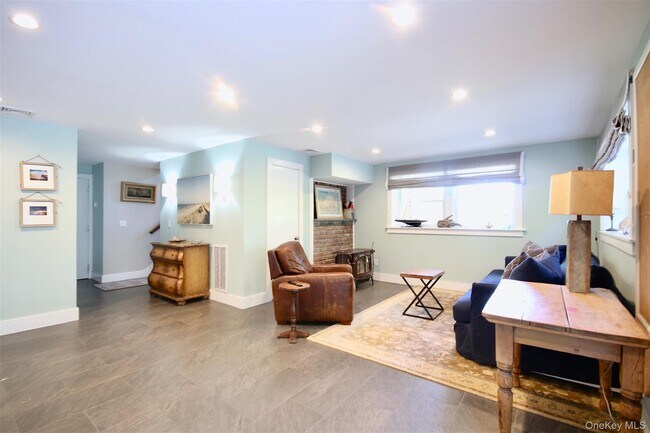 Building Photo - 28 Old Trail Rd