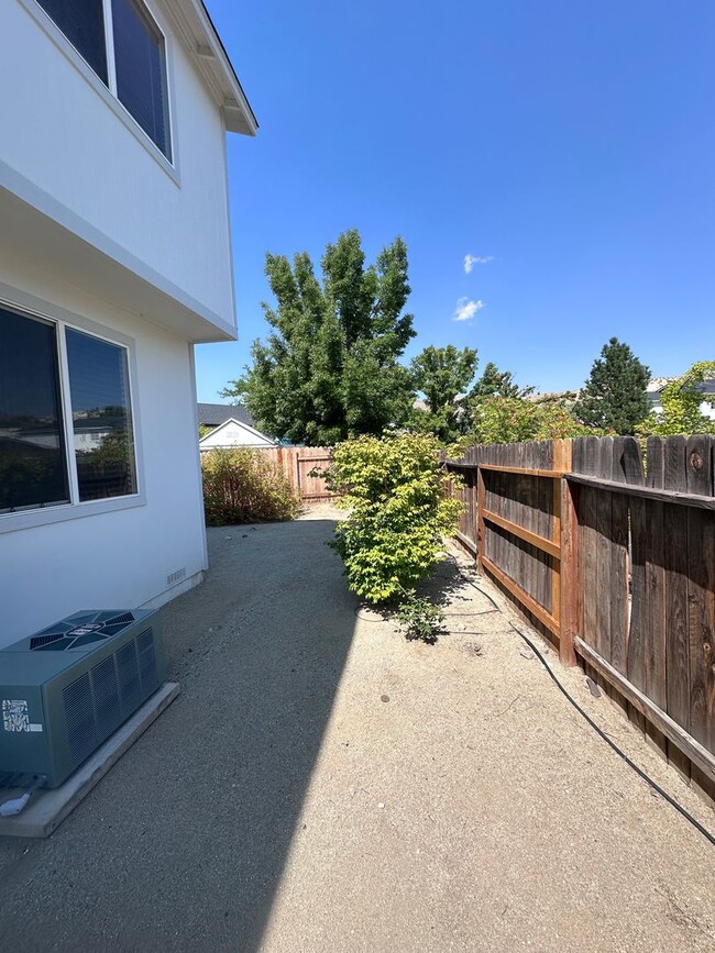 Building Photo - 3 Bedroom House in Cul-de-Sac in Northwest...