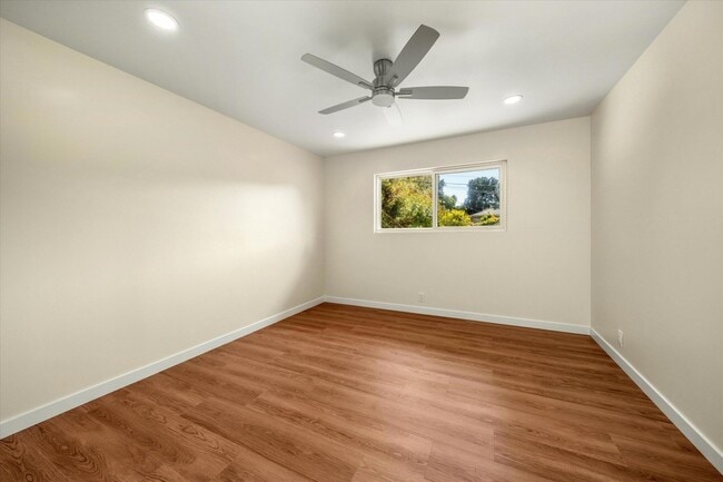 Building Photo - 4935 Cervato Way