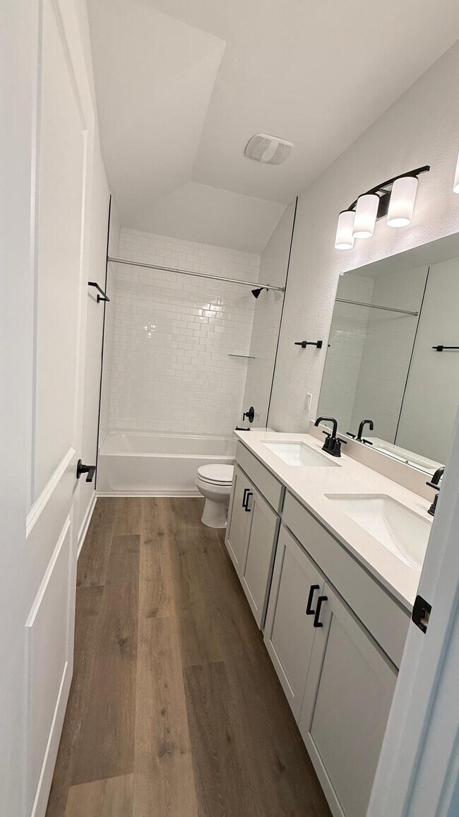 Building Photo - 597 Rubber Tree Wy