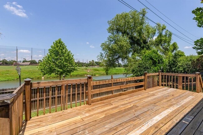 Building Photo - 18714 Racquet Sports Way