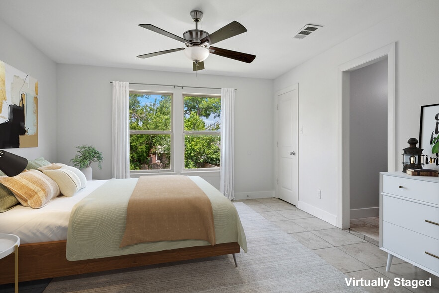 Building Photo - 5009 Manett St