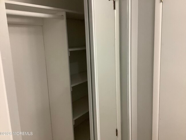 Building Photo - 7B Ivy St