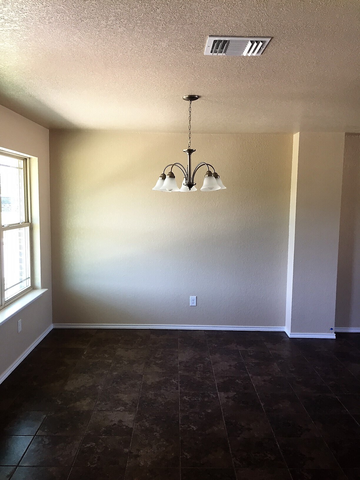 Building Photo - 941 Brookview Dr