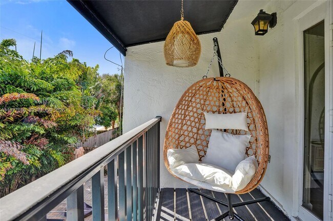 Building Photo - 1844 NE 26th Ave