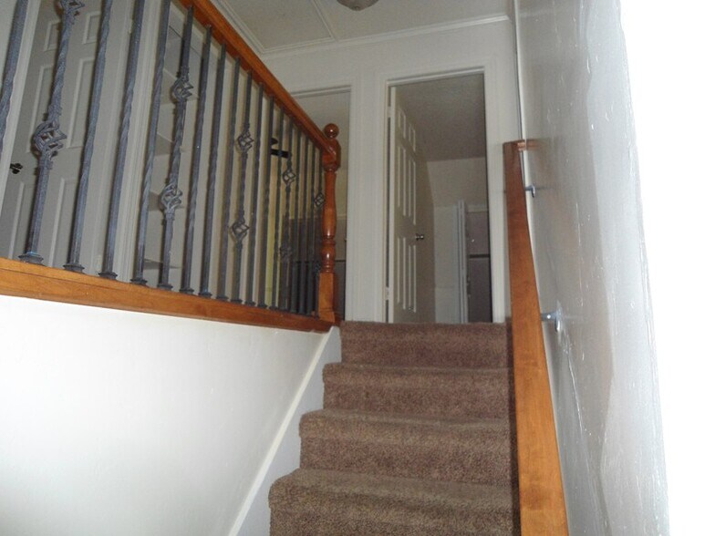 Building Photo - 3145 E Crk Rd
