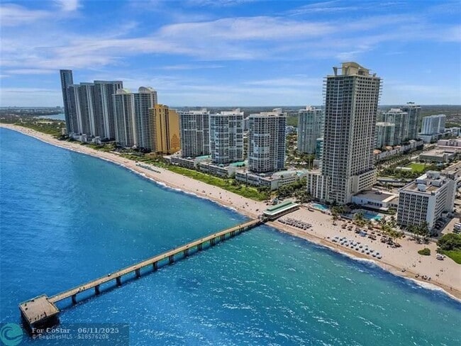 Building Photo - 16699 Collins Ave