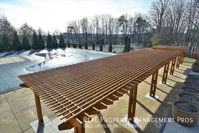 Building Photo - 6505 Grange Ln