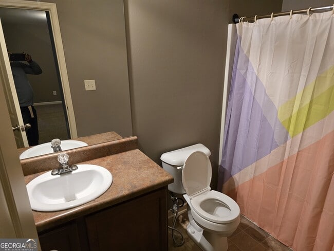 Building Photo - 175 Oakland Hills Way