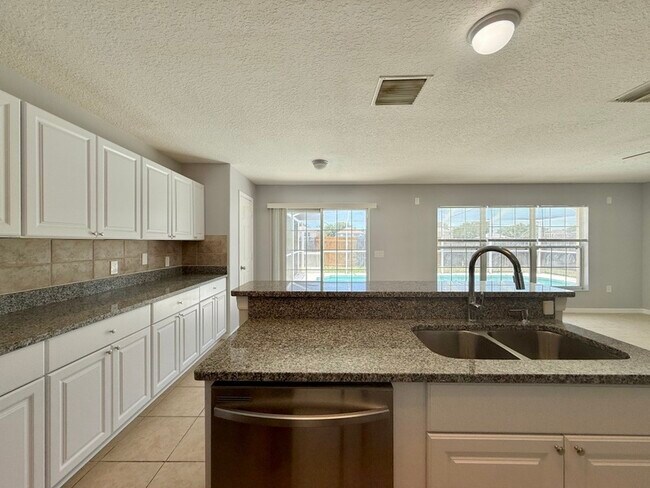 Building Photo - 10325 Boyette Creek Blvd