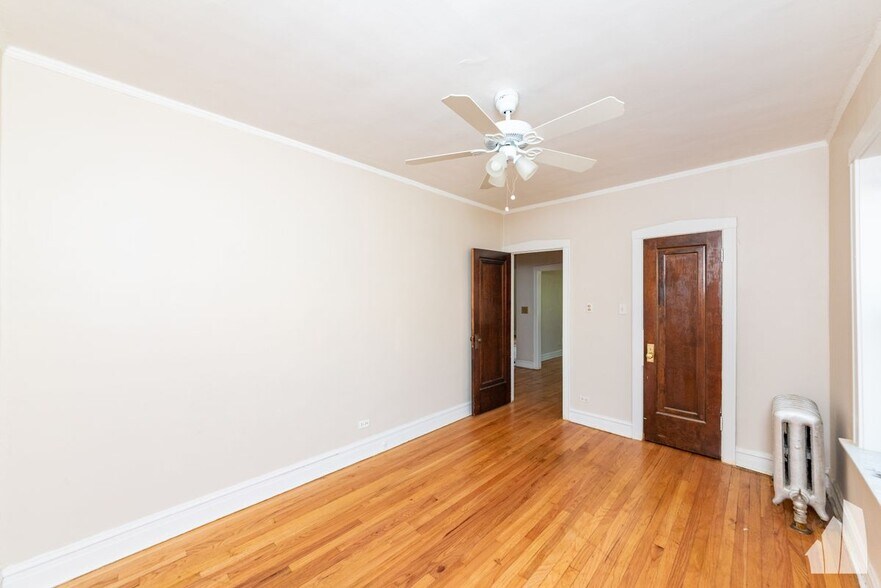 Building Photo - 4101 N Sacramento Ave