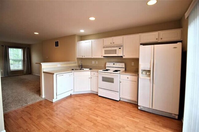 Building Photo - 5549 Bow Falls Blvd