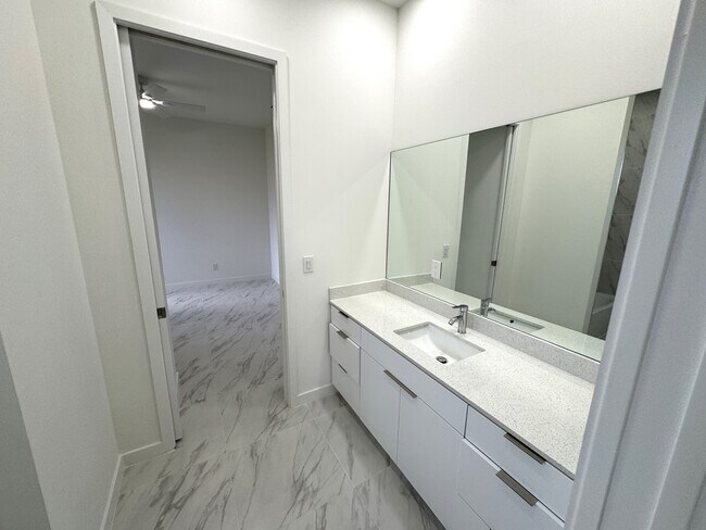 Building Photo - 1247 Kismet Pkwy