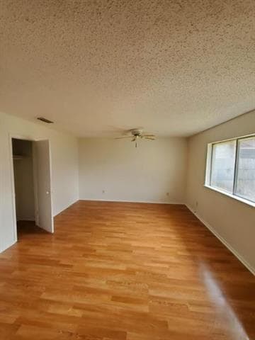 Building Photo - 2210 Greenvalley Dr