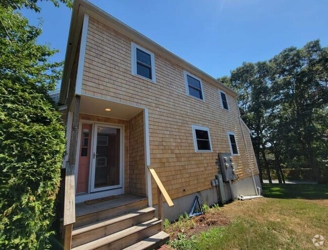 Building Photo - 6 Harbor Hill Dr