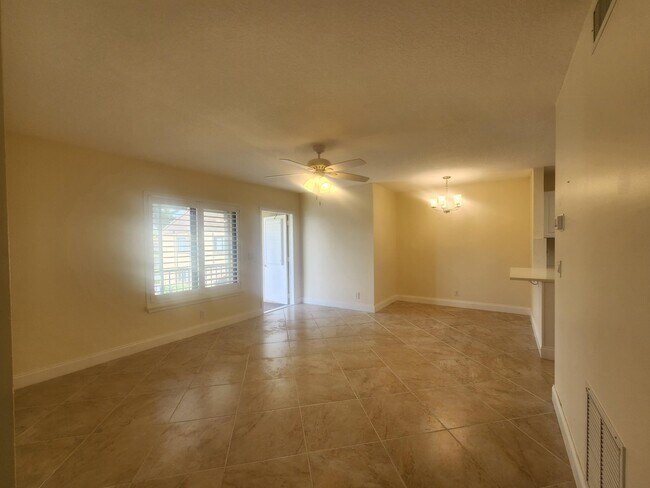 Building Photo - 209 Pine HOV Cir