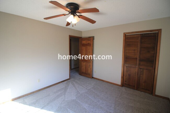Building Photo - Bedrooms on the Main Level w/ Finished Wal...