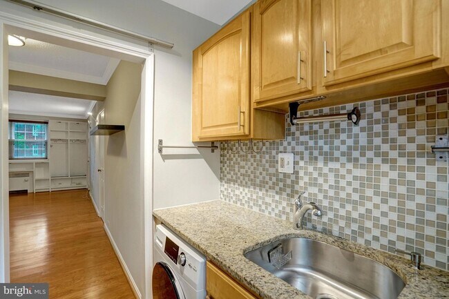 Building Photo - 211 N Trenton St