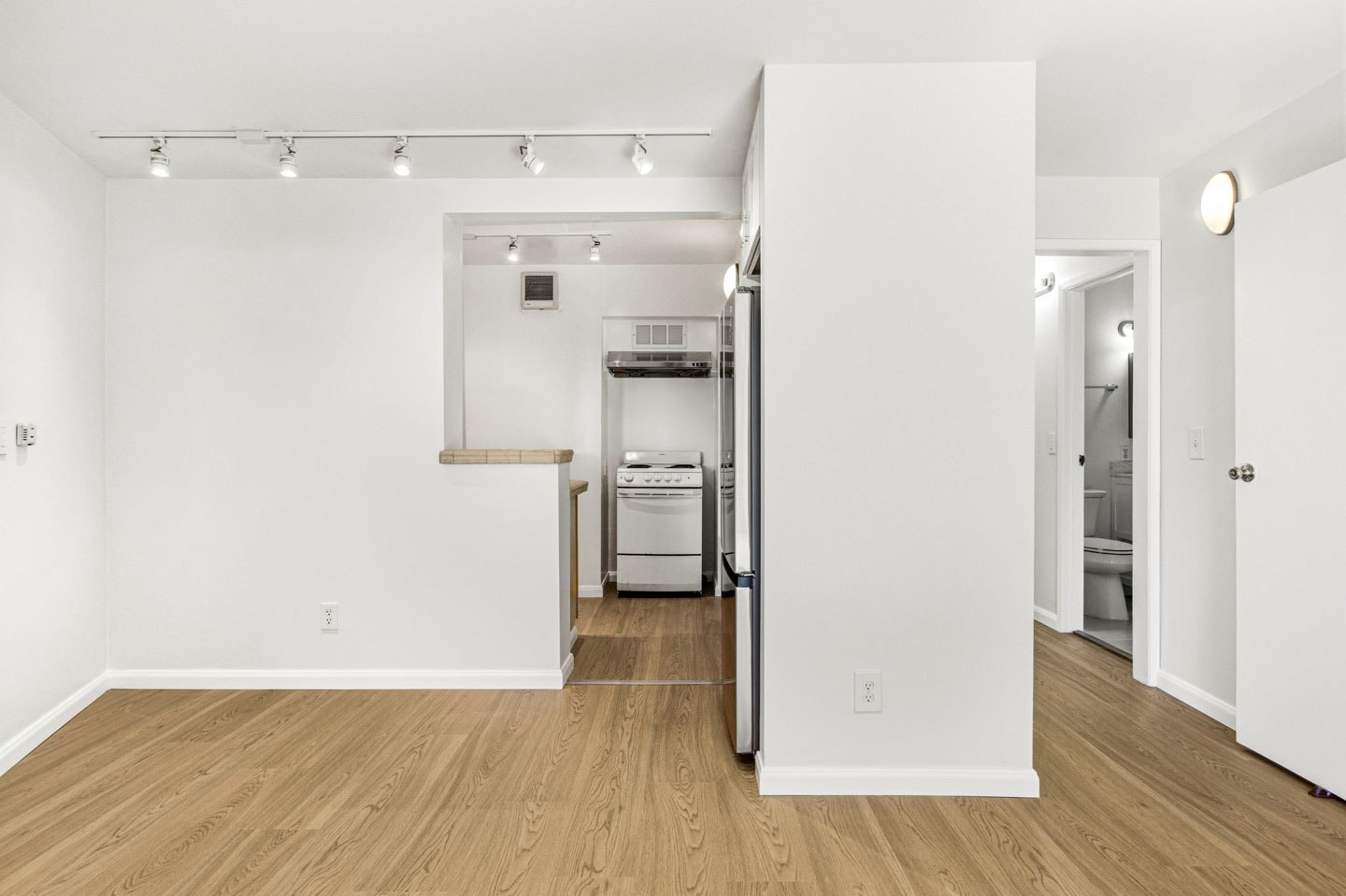 Building Photo - 52 Panoramic Way