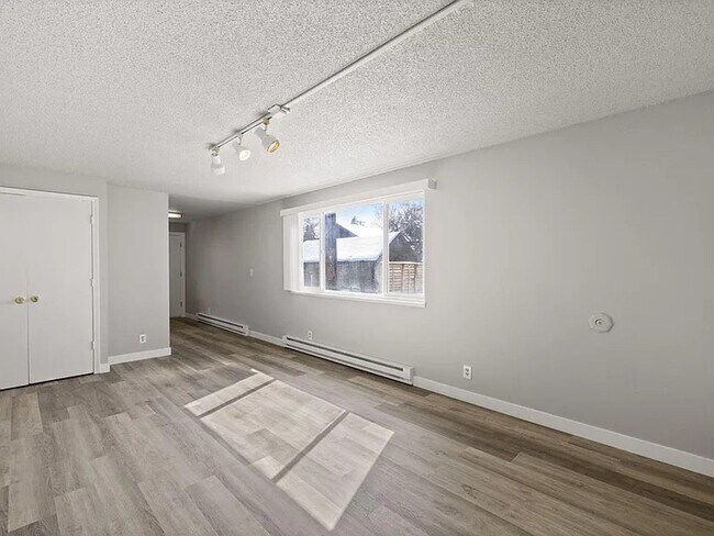 Building Photo - p633