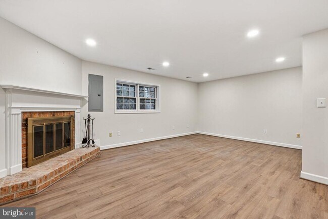 Building Photo - 5875 Woodfield Estates Dr