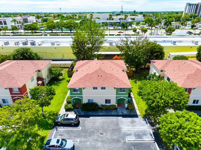 Building Photo - 18712 SW 100th Ave