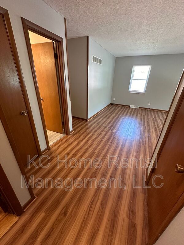 Building Photo - 1209 SW Westminister Rd