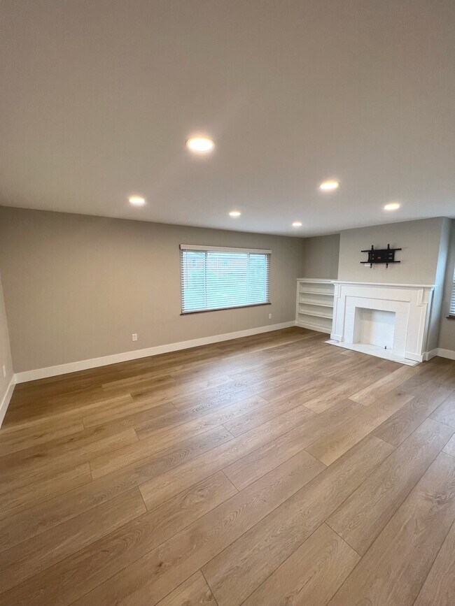 Building Photo - 1454 Ashland Ave