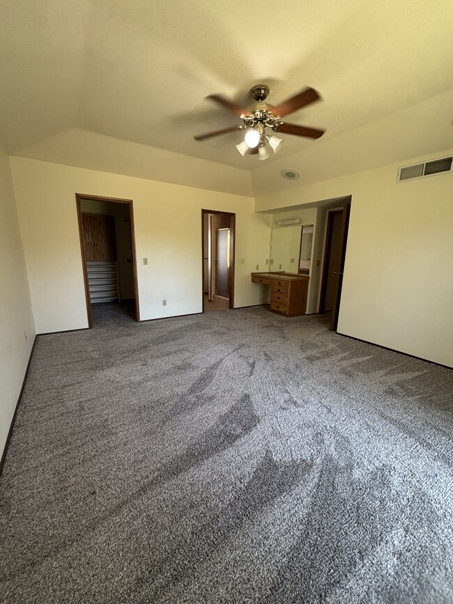 Building Photo - 3018 Aspen St