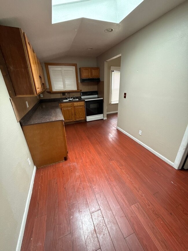 Building Photo - 2 bed 1 bath